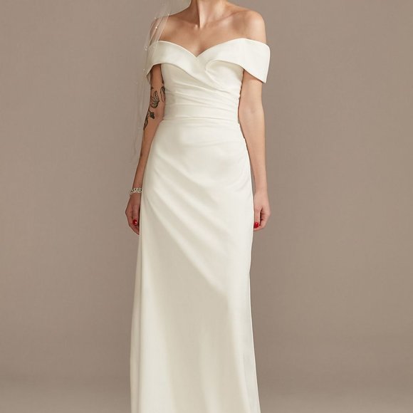Wedding Gown - Picture 1 of 2